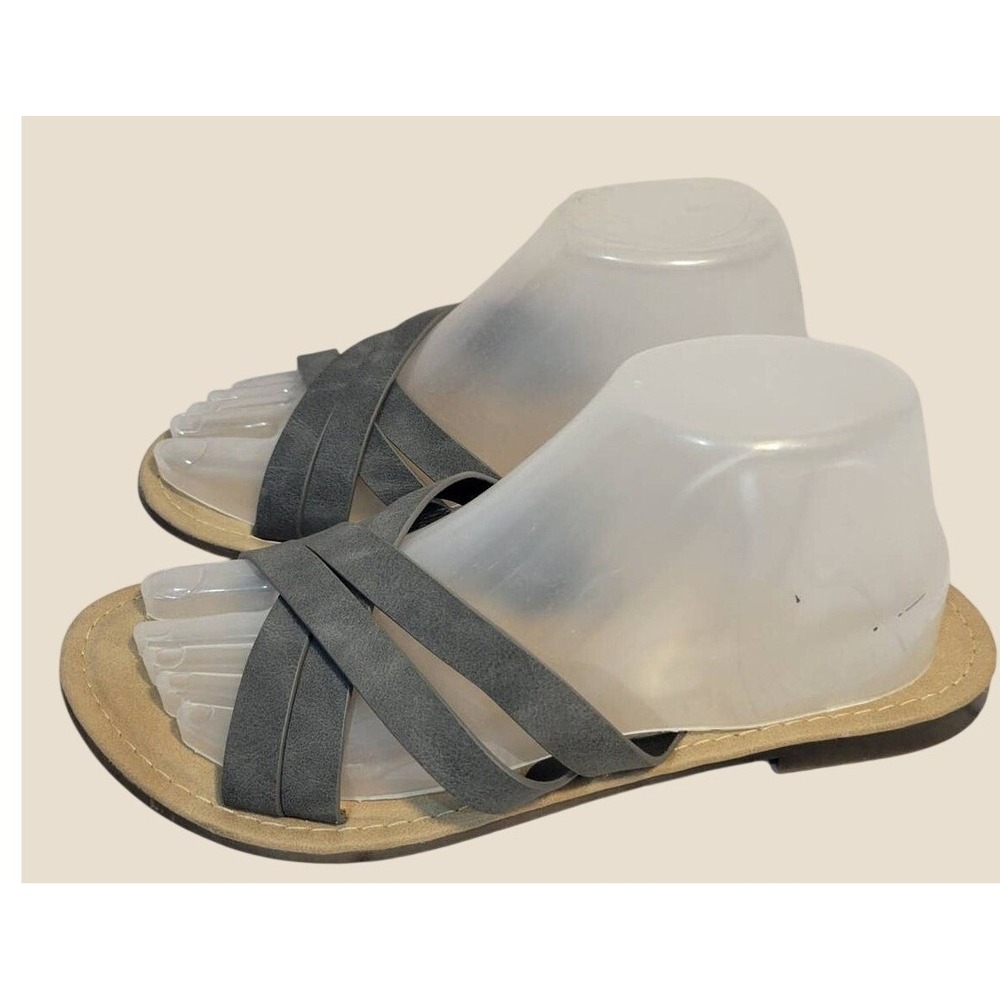 Seven7 Tia Sandal Minimalist Boho Crisscross Strappy Flat Slide Gray Size 9